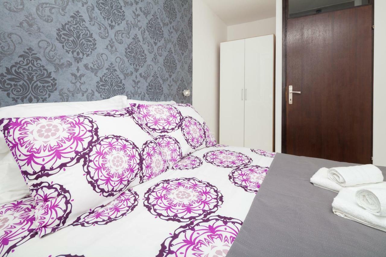 Apartman Ester Pula Exterior foto
