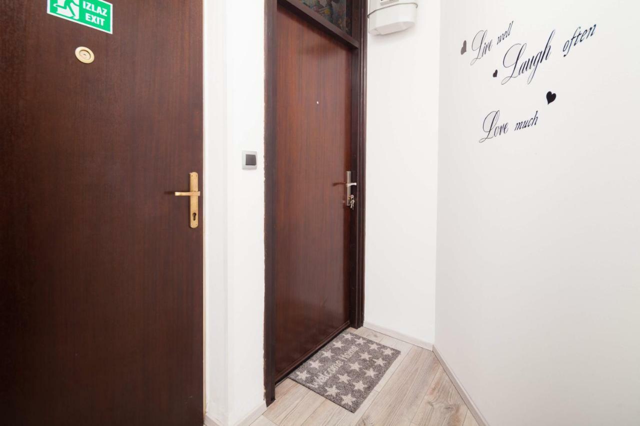 Apartman Ester Pula Exterior foto