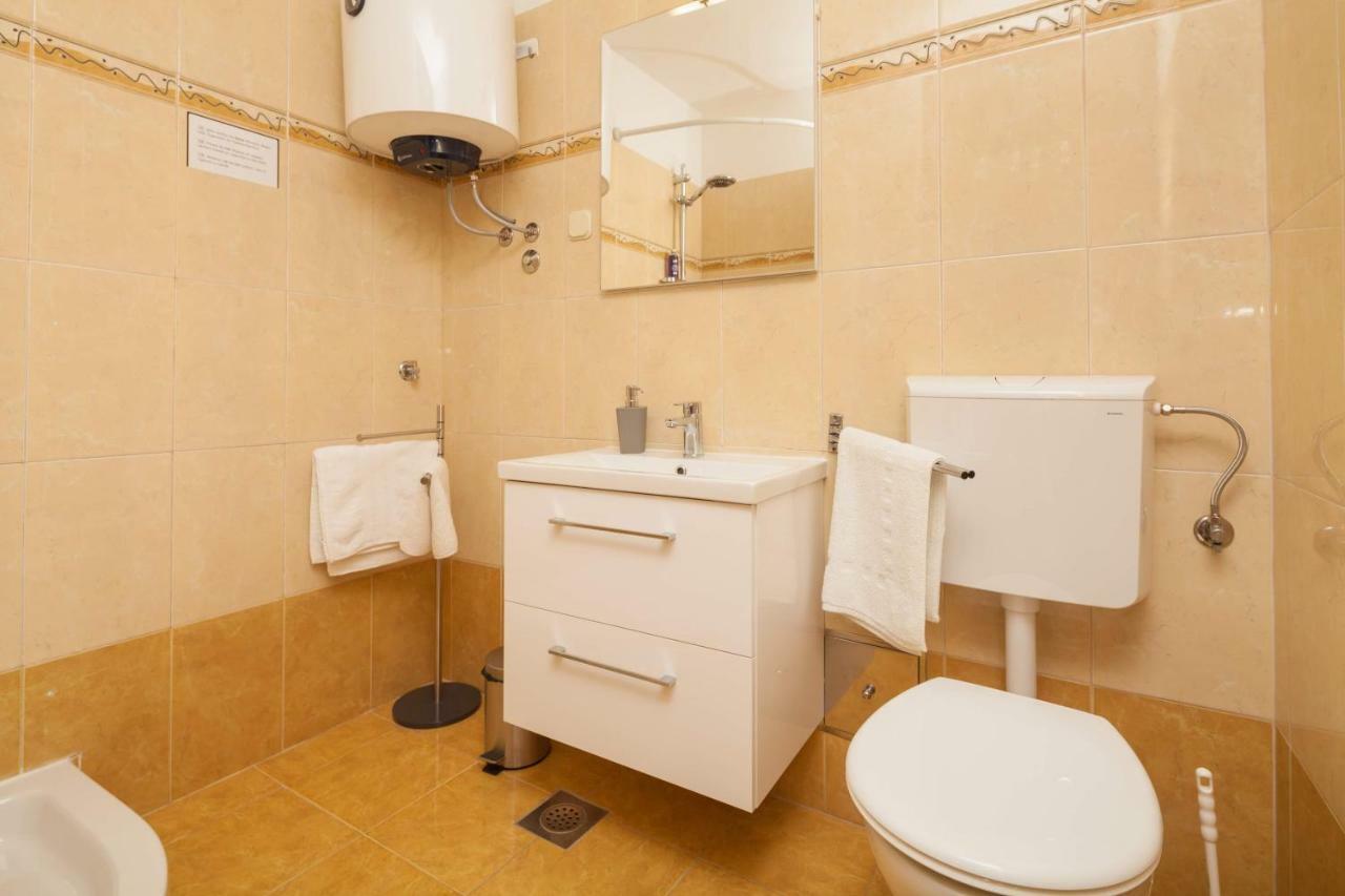 Apartman Ester Pula Exterior foto